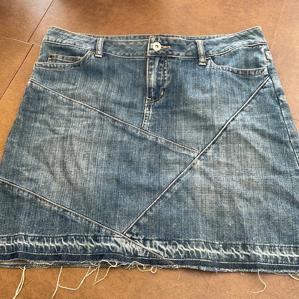 Noir pieced denim skirt size 6 y2k style